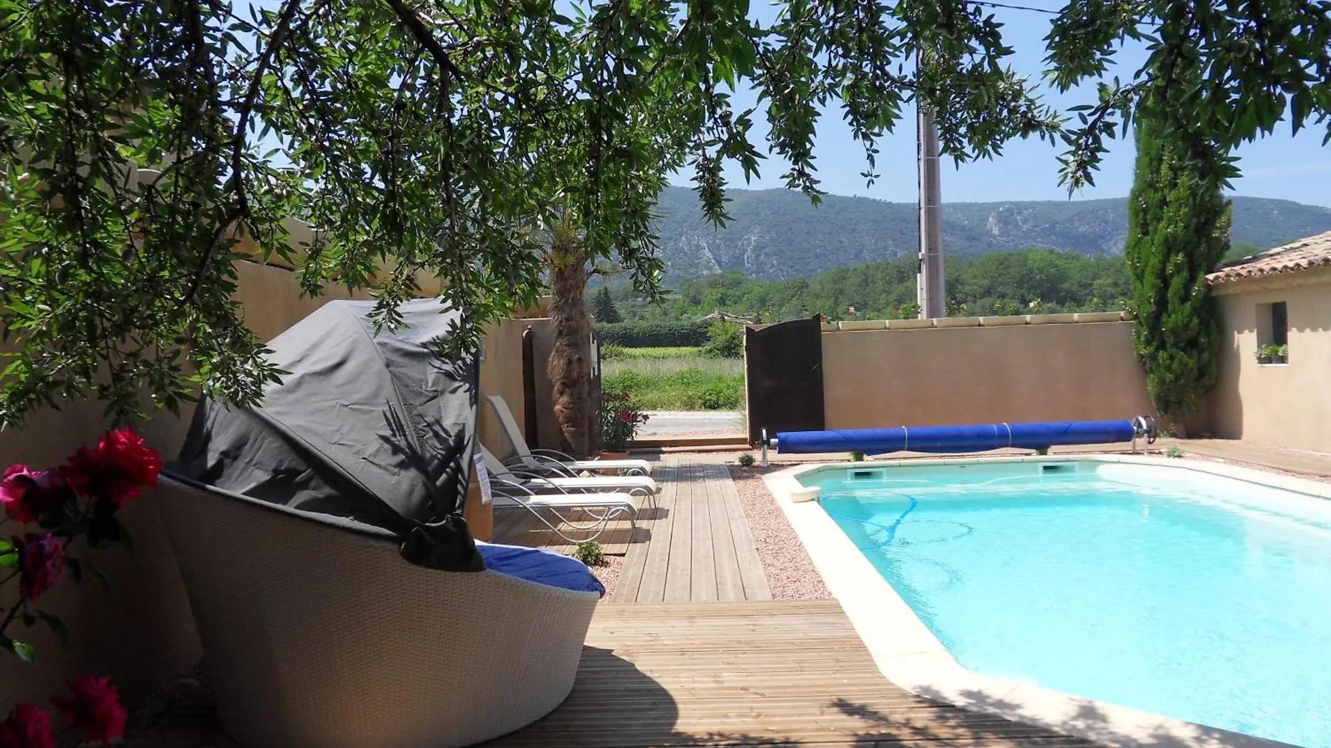 Le Jardin D'Ivana Chambres D'Hotes B&B Avec Piscine Chauffee Oppède Γαλλία