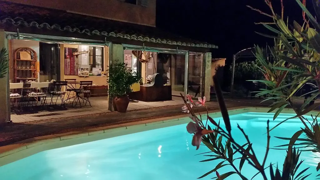 Bed and Breakfast Le Jardin D'Ivana Chambres D'Hotes B&B Avec Piscine Chauffee Oppède